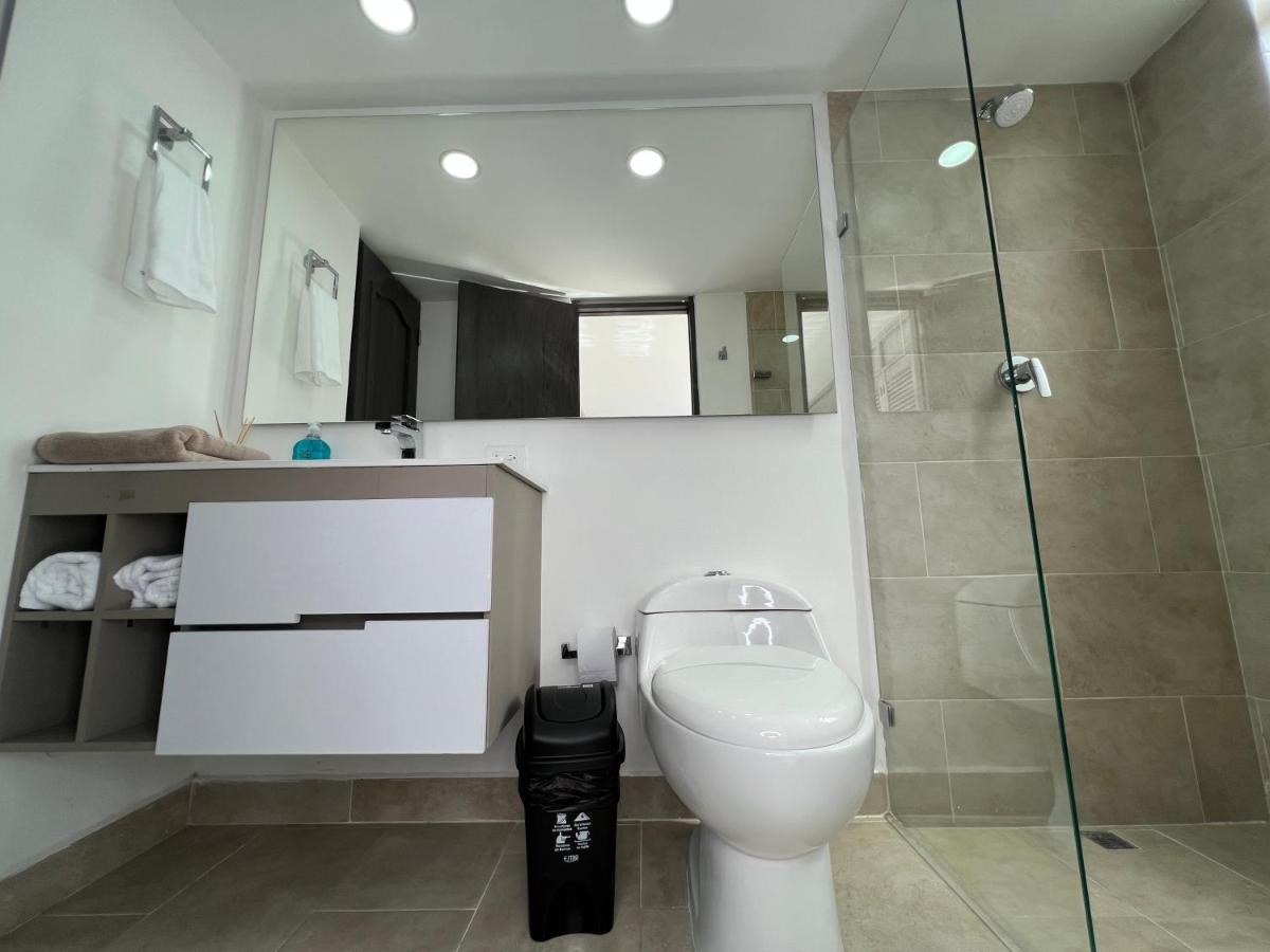 Apartamento Lujoso, Comodo Y Amplio, Mejor Barrio Medellín