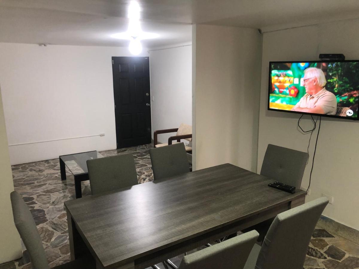 Apartamento Comodo En Laureles, Grande, Centrico ,bien Ubicado Apto203 * Medellín