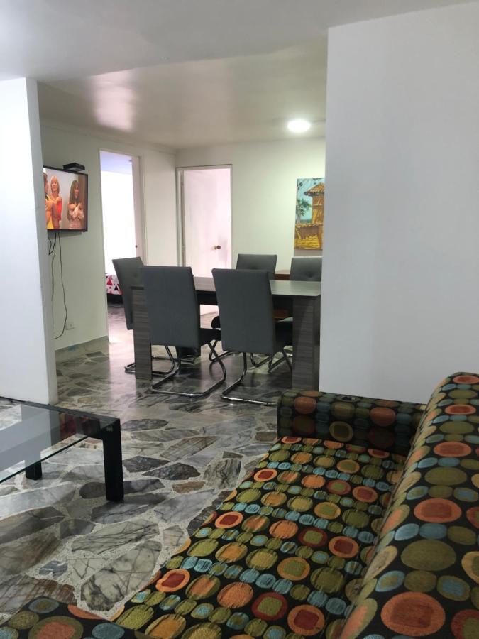 Apartamento Comodo En Laureles, Grande, Centrico ,bien Ubicado Apto203 Medellín