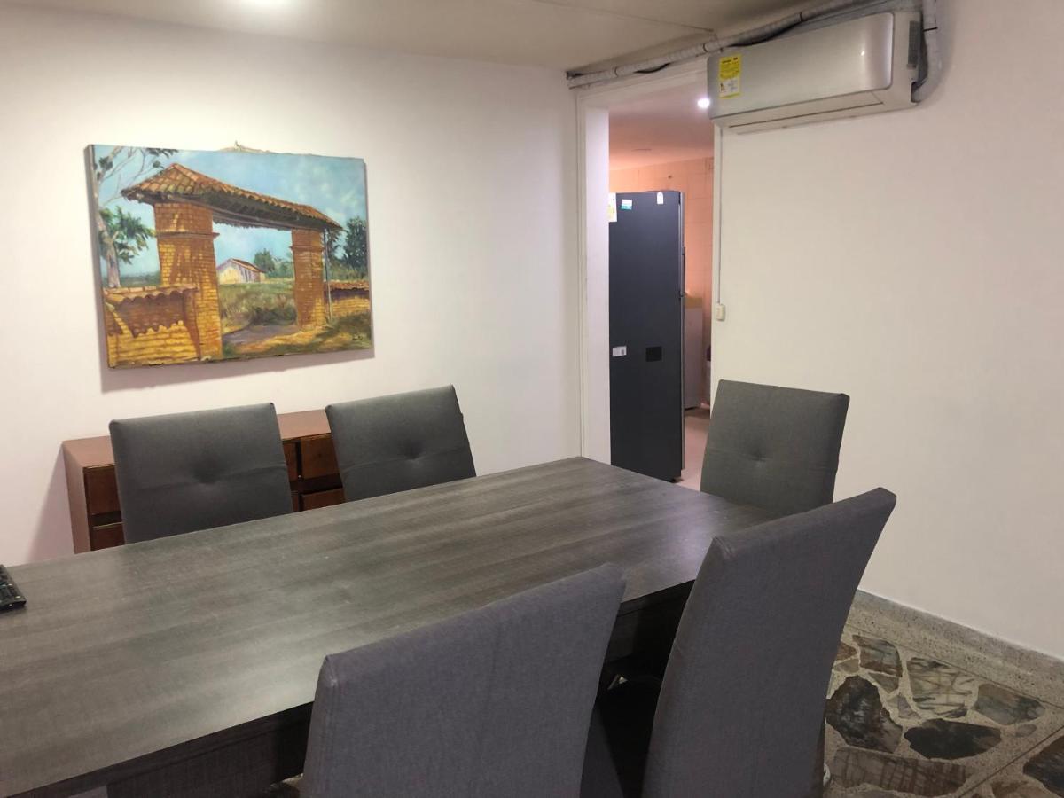 Apartamento Comodo En Laureles, Grande, Centrico ,bien Ubicado Apto203 Apartamento