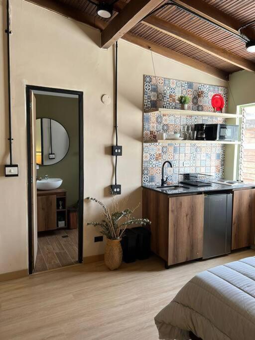 Nid205 Apto En Laureles Sentirse En Casa By Roots
