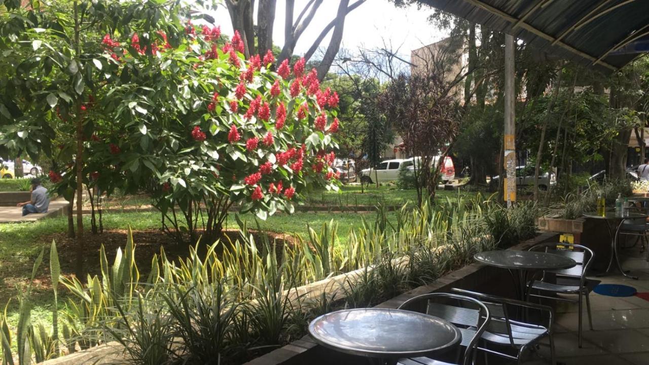 Apartahotel Montes *