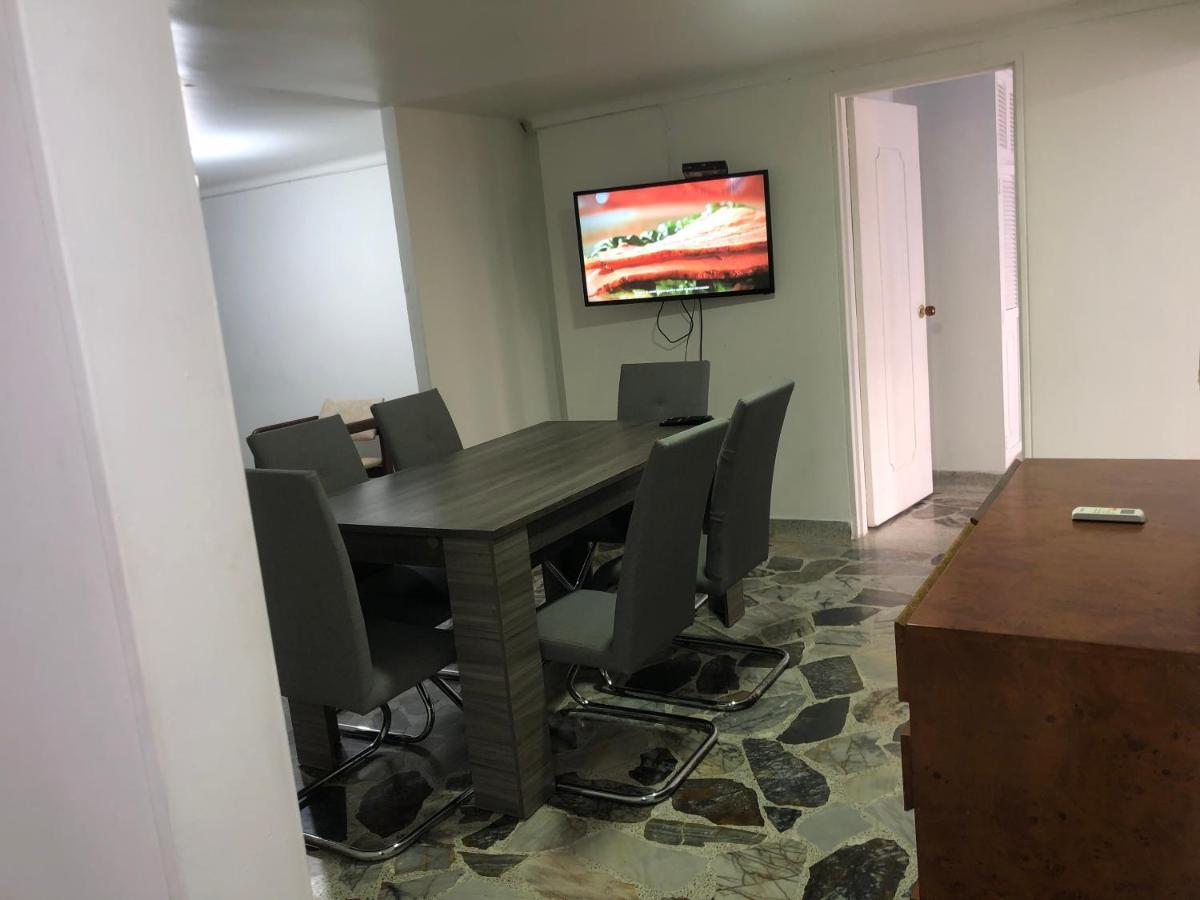 Apartamento Comodo En Laureles, Grande, Centrico ,bien Ubicado Apto203 Apartamento Medellín