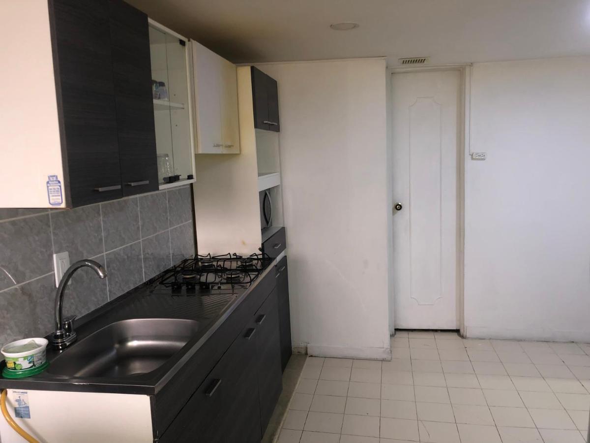 Apartamento Comodo En Laureles, Grande, Centrico ,bien Ubicado Apto203 Apartamento