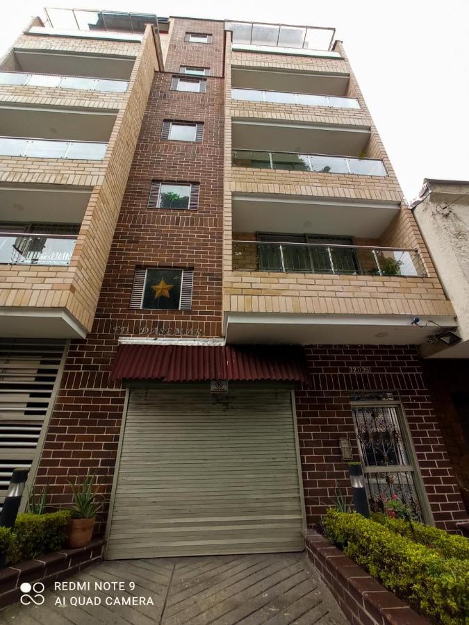 En Laureles Con Excelente Ubicacion Apartamento