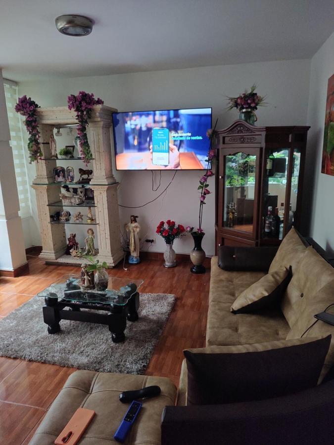Noras Laureles Homestay *