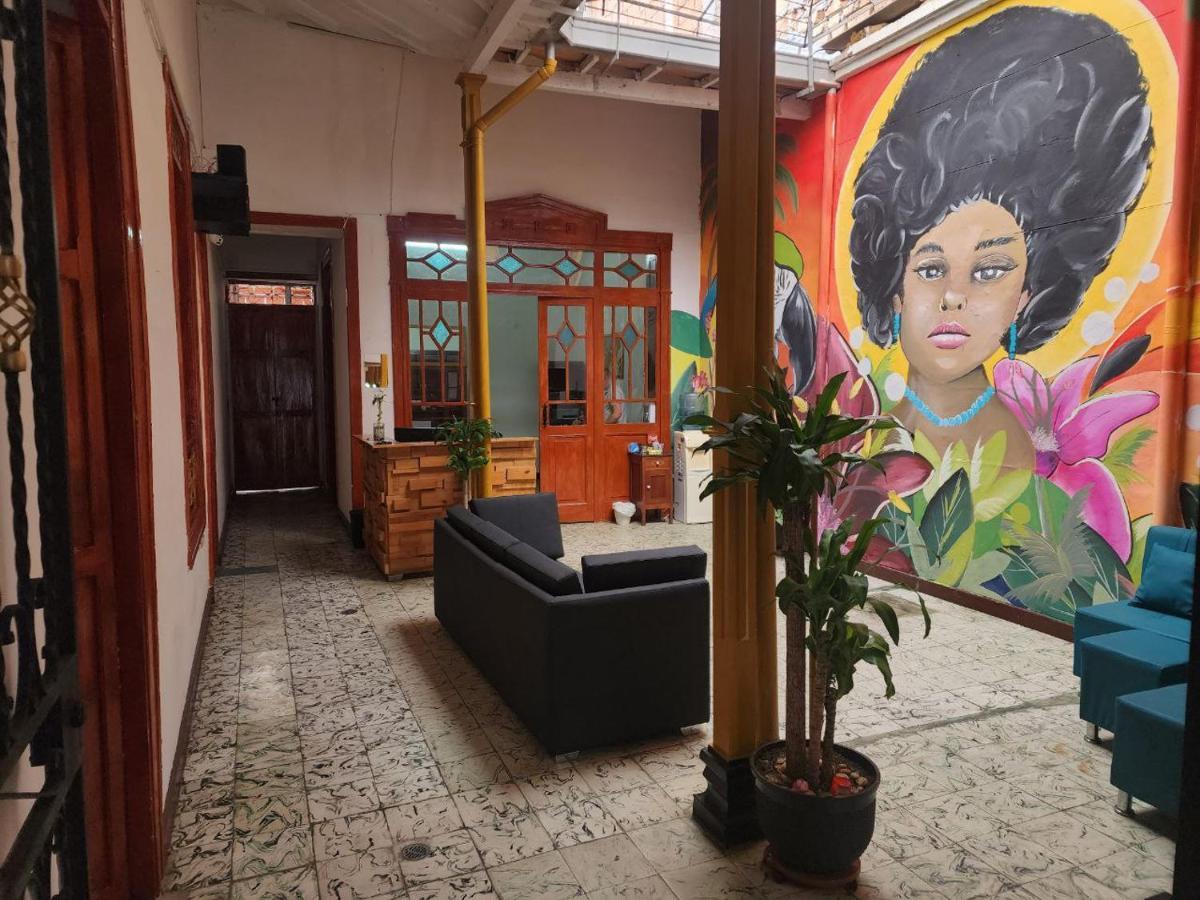 Pensión Casa Linda Medellin, Centro Medellín