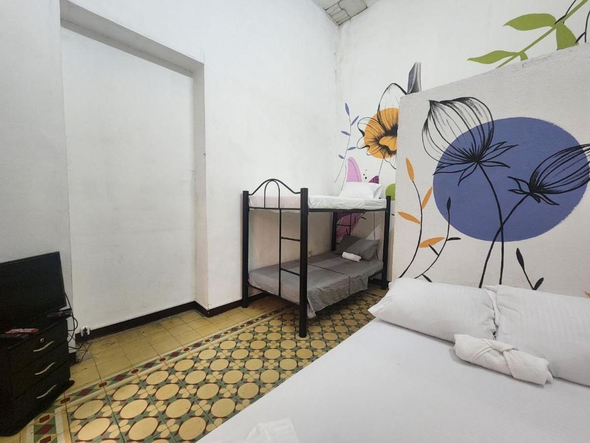 Pensión Casa Linda Medellin, Centro *