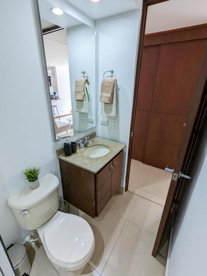 Completo Poblado - Ubicacion Con Parqueadero Apartamento