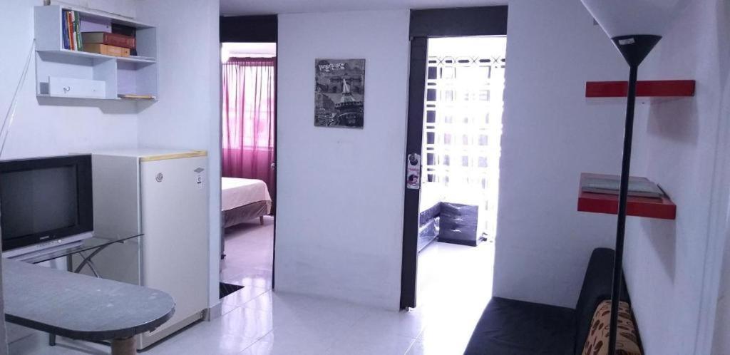 Centro! Apto San Lorenzo Downtown Apto Economico 2 Hab Parqueadero Incluido Apartamento *