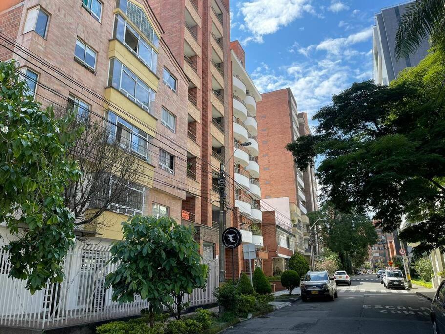Apartamento Apto Mejor Zona De Laureles 2 Mas Estudio *