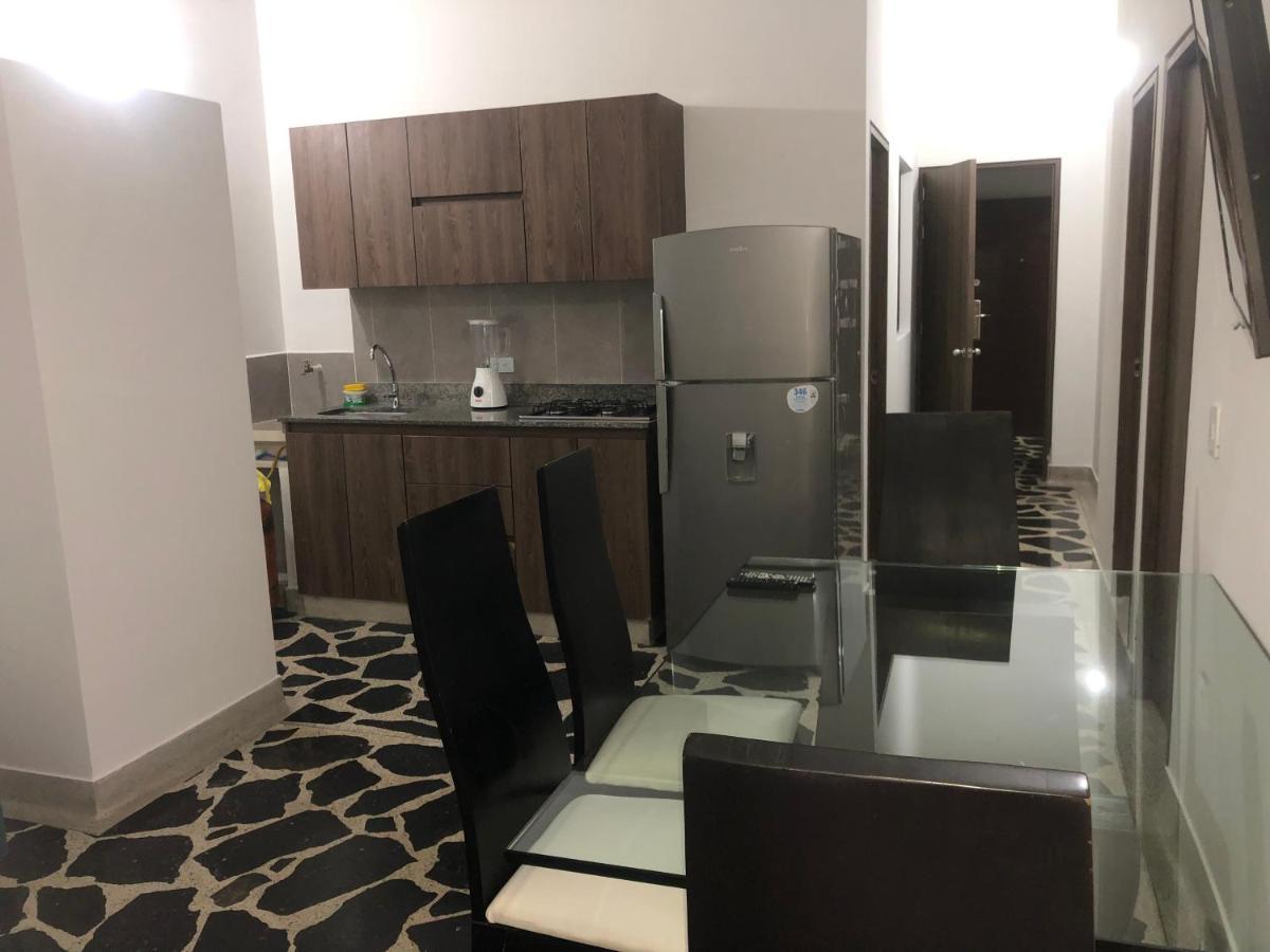 Apartamento Amplio En Laureles, Excelente Ubicacion, 3 Alcobas 403 Apartamento *