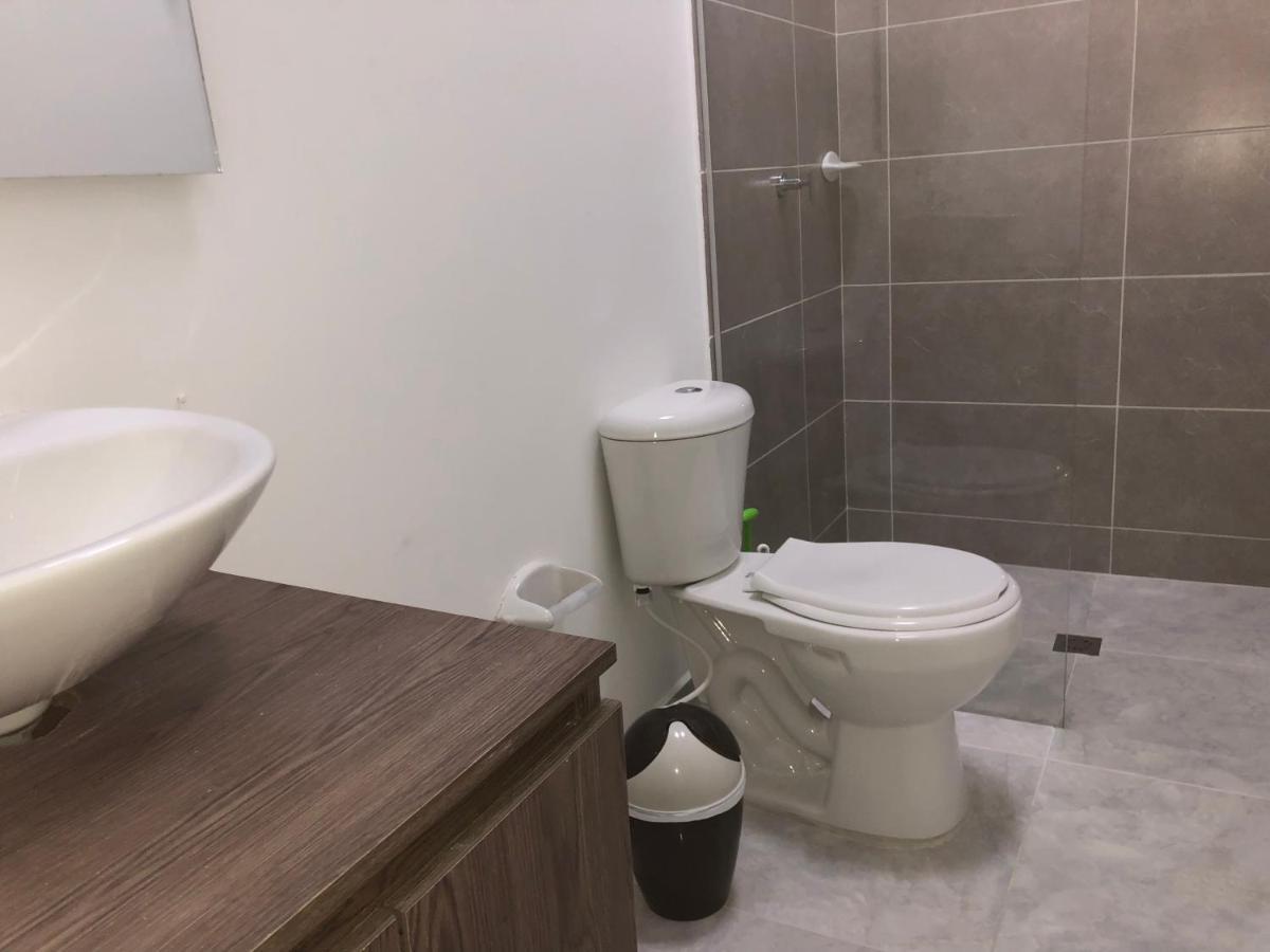 Apartamento Amplio En Laureles, Excelente Ubicacion, 3 Alcobas 403 Apartamento *