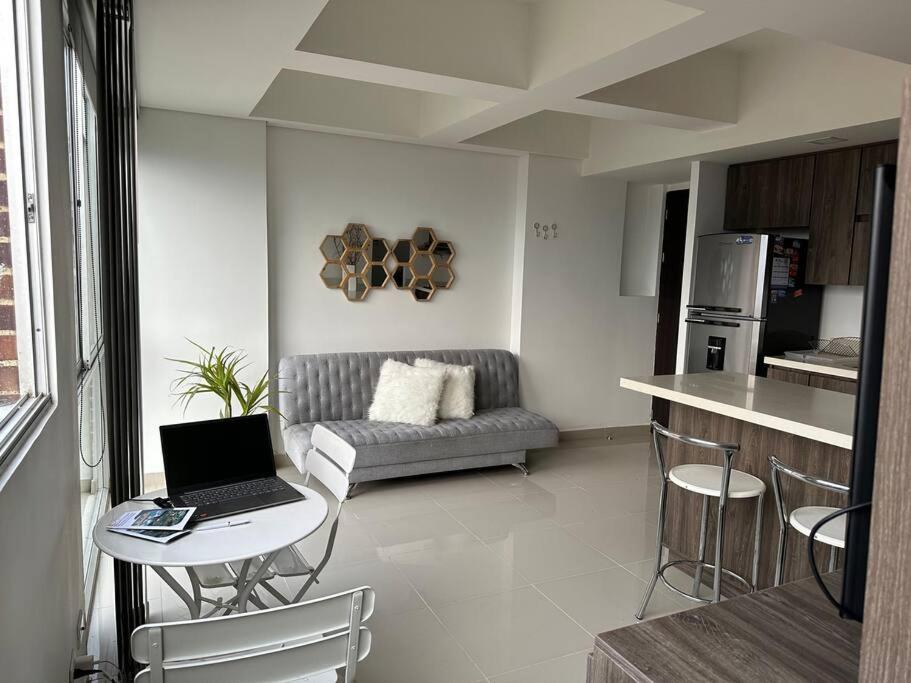 Moderno Loft Poblado Con Vista A Las Montanas 1712 Medellín