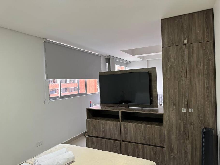 Moderno Loft Poblado Con Vista A Las Montanas 1712