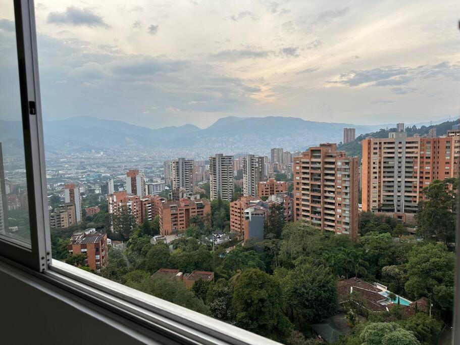 Moderno Loft Poblado Con Vista A Las Montanas 1712 Apartamento Medellín