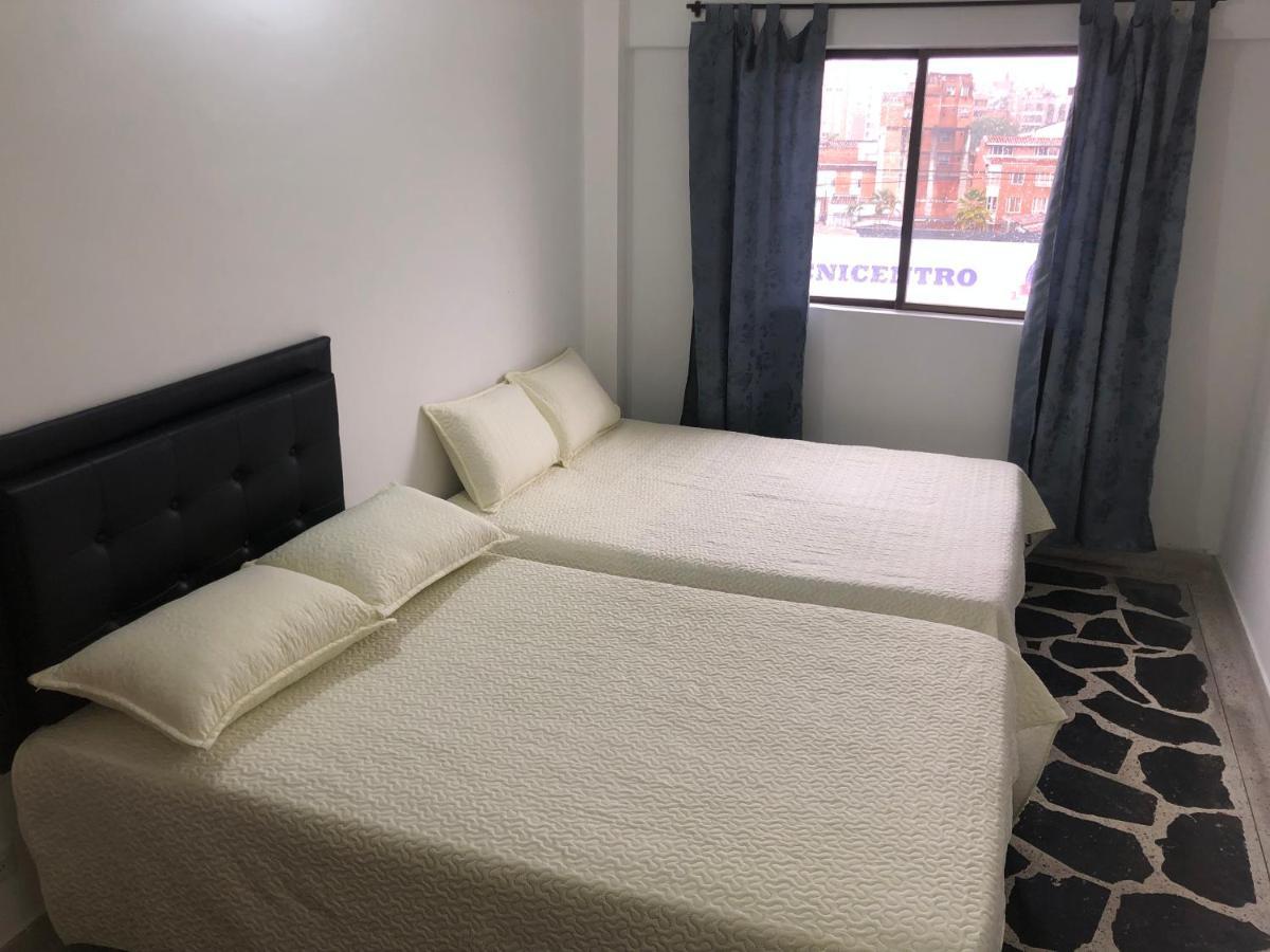 Apartamento Amplio En Laureles, Excelente Ubicacion, 3 Alcobas 403 * Medellín