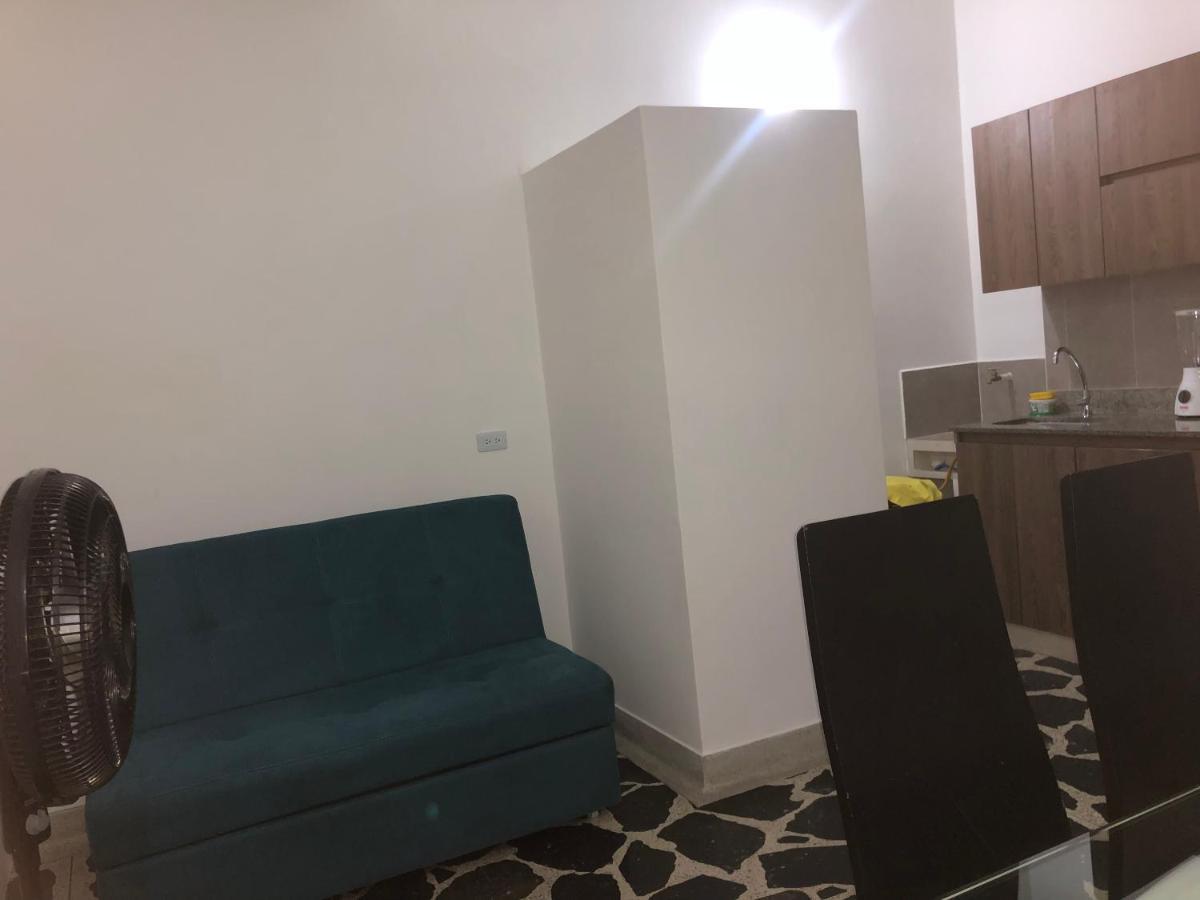 Apartamento Apartamento Amplio En Laureles, Excelente Ubicacion, 3 Alcobas 403