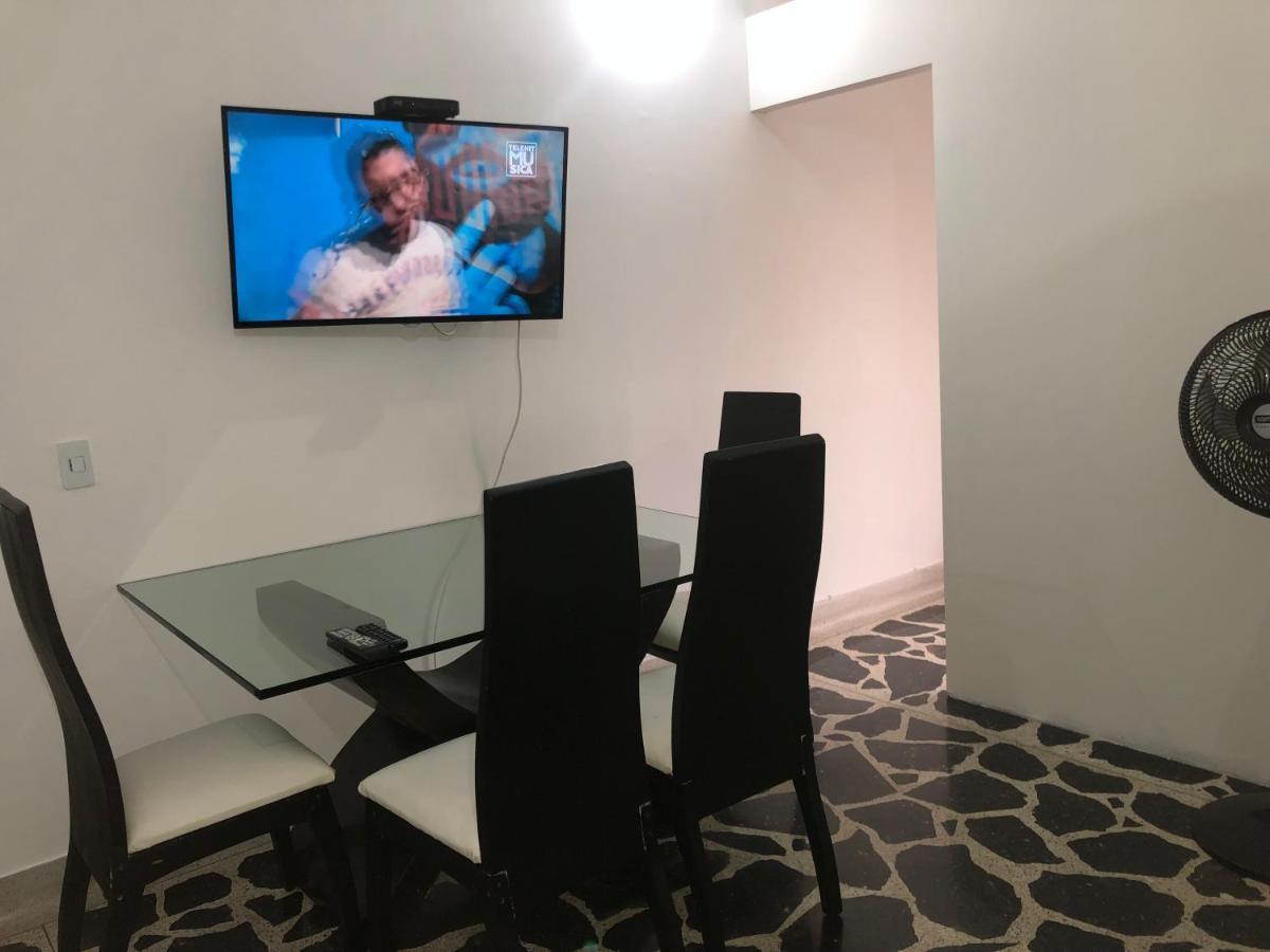 Apartamento Amplio En Laureles, Excelente Ubicacion, 3 Alcobas 403 Apartamento Medellín