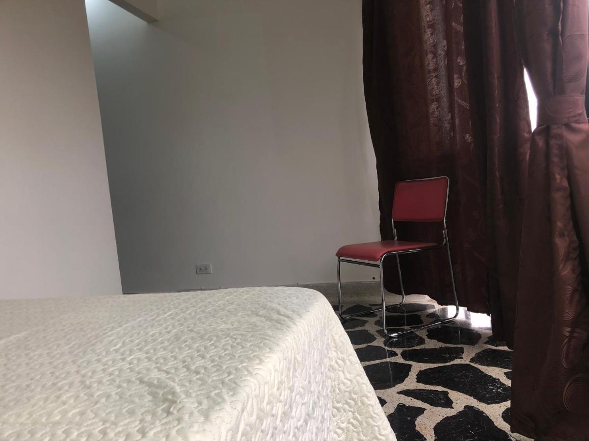Apartamento Amplio En Laureles, Excelente Ubicacion, 3 Alcobas 403 Apartamento