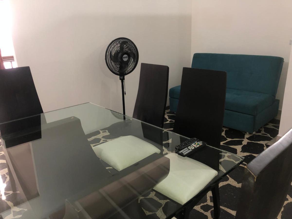 Apartamento Apartamento Amplio En Laureles, Excelente Ubicacion, 3 Alcobas 403 *