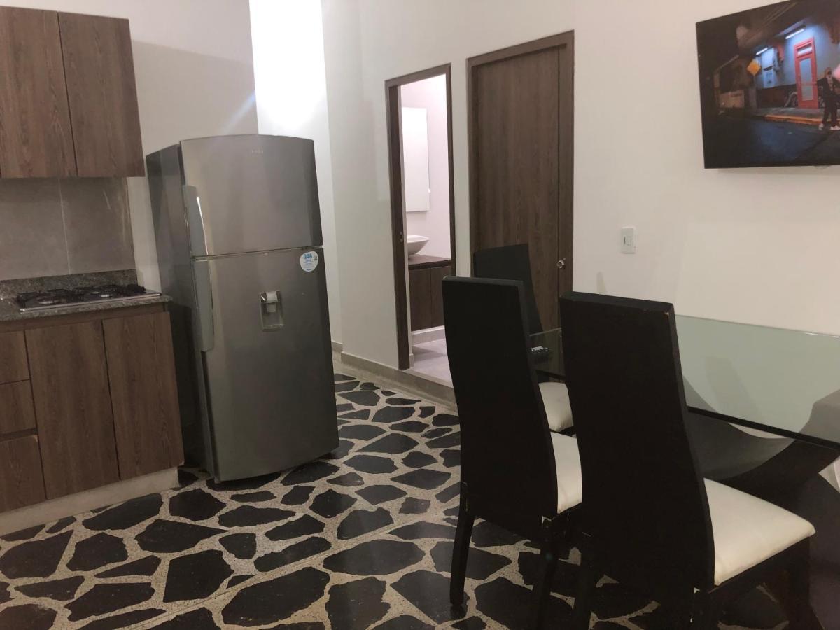 Apartamento Amplio En Laureles, Excelente Ubicacion, 3 Alcobas 403 Apartamento *