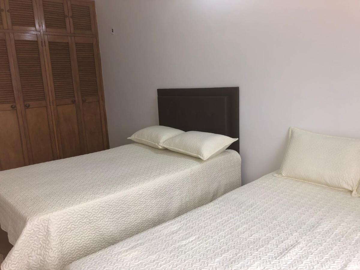 Apartamento Apartamento Amplio En Laureles, Excelente Ubicacion, 3 Alcobas 403 *