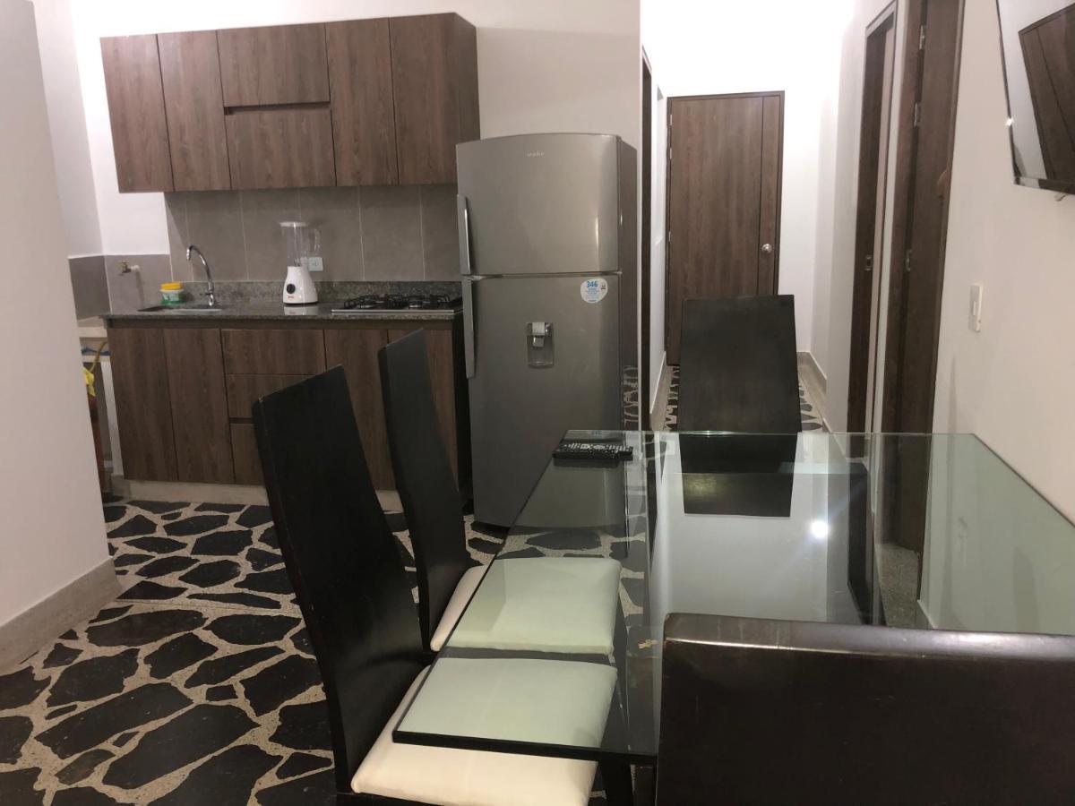 Apartamento Apartamento Amplio En Laureles, Excelente Ubicacion, 3 Alcobas 403 *