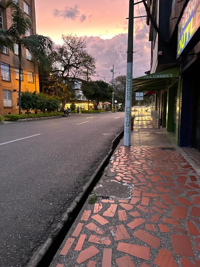 Aparta Estudio Amoblado 2 Medellin, San Joaquin Apartamento