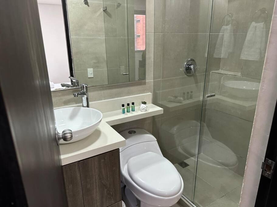 Moderno Loft Poblado Con Vista A Las Montanas 1712 Apartamento