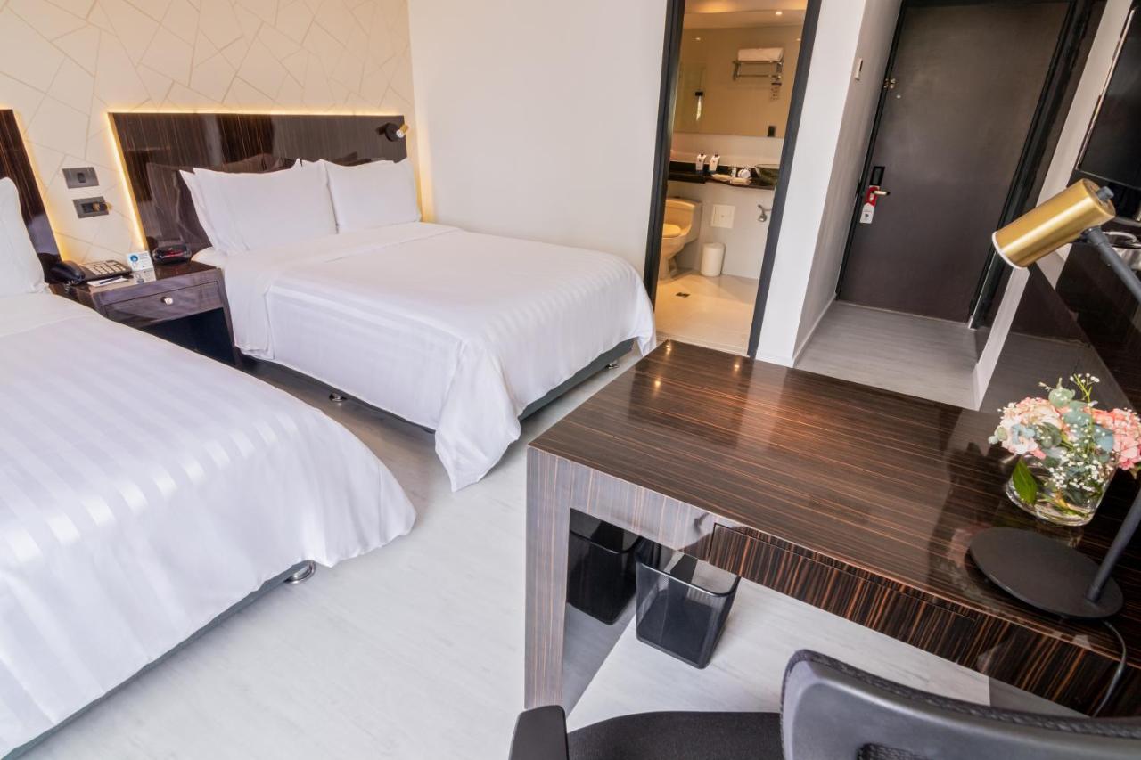 Hotel Portón