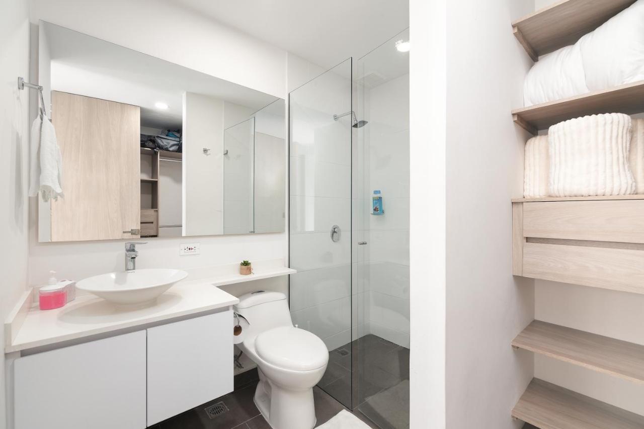 Moderno Y Amplio En Laureles 8 Apartamento *