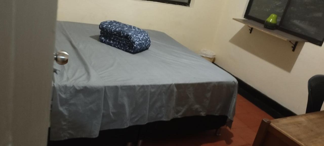 La Casa De La Floresta Dormitorios Habitación en casa particular Medellín