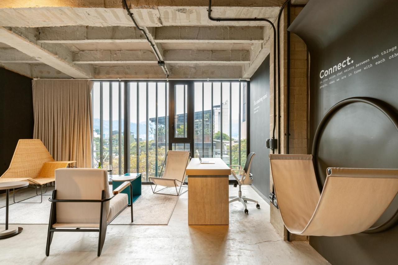 Stylish Urban In Provenza - Viu Experience *
