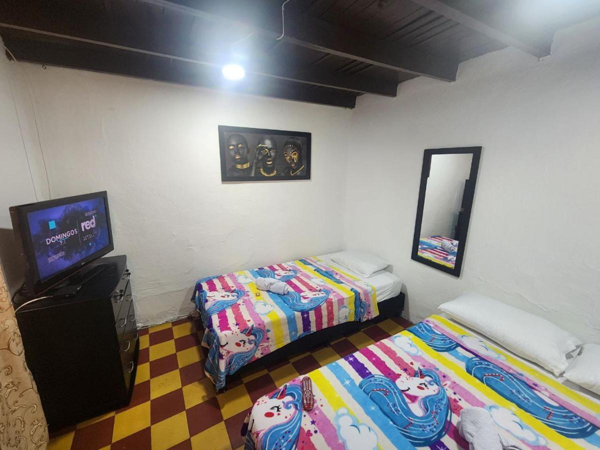 Pensión Casa Linda Medellin, Centro *
