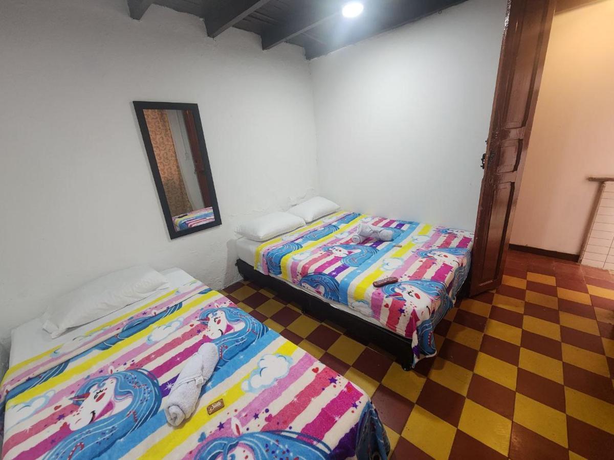 Pensión Casa Linda Medellin, Centro *