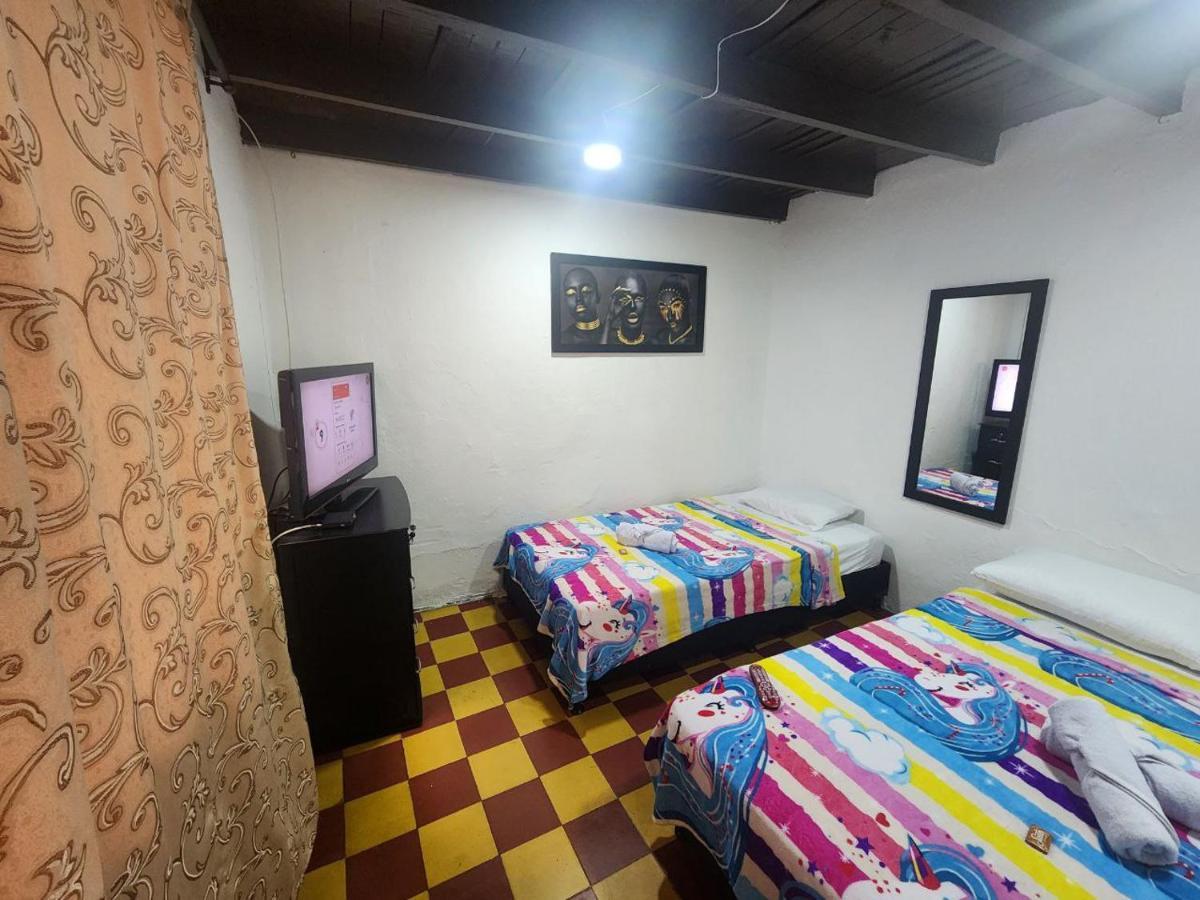 Pensión Casa Linda Medellin, Centro Medellín