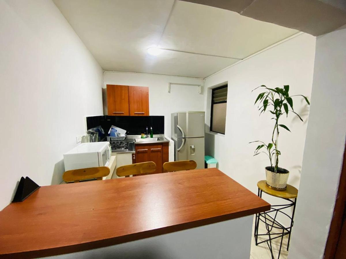 Hostal Laureles Casa Linda