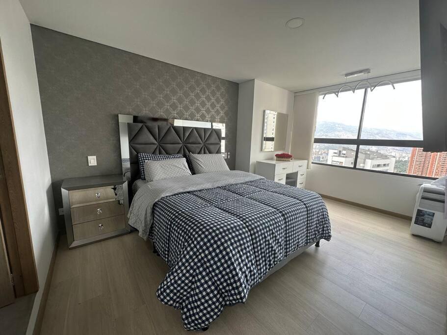 Apartment Poblado,jacuzzi,wifi,vista Exclusiva Medellin