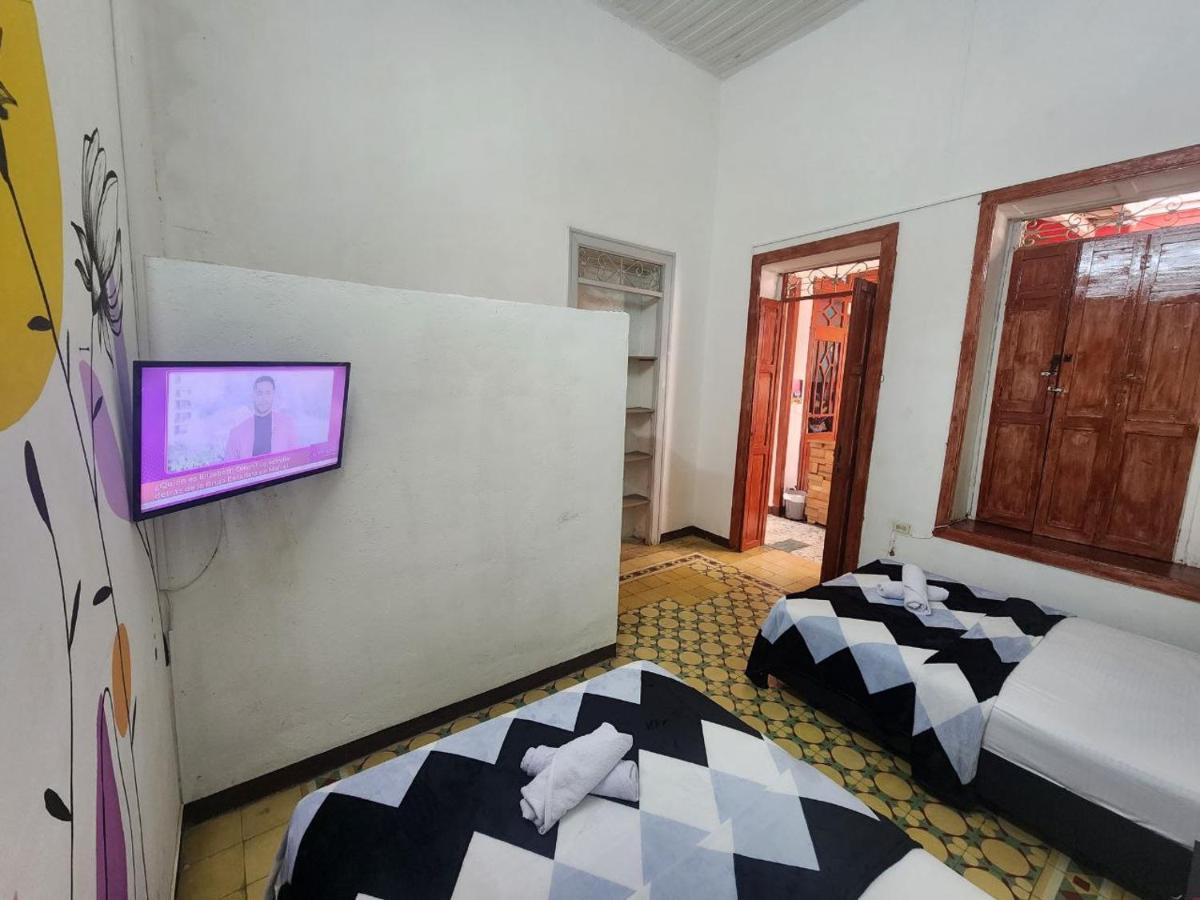 Pensión Casa Linda Medellin, Centro Medellín