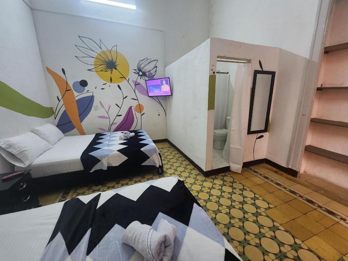 Pensión Casa Linda Medellin, Centro *
