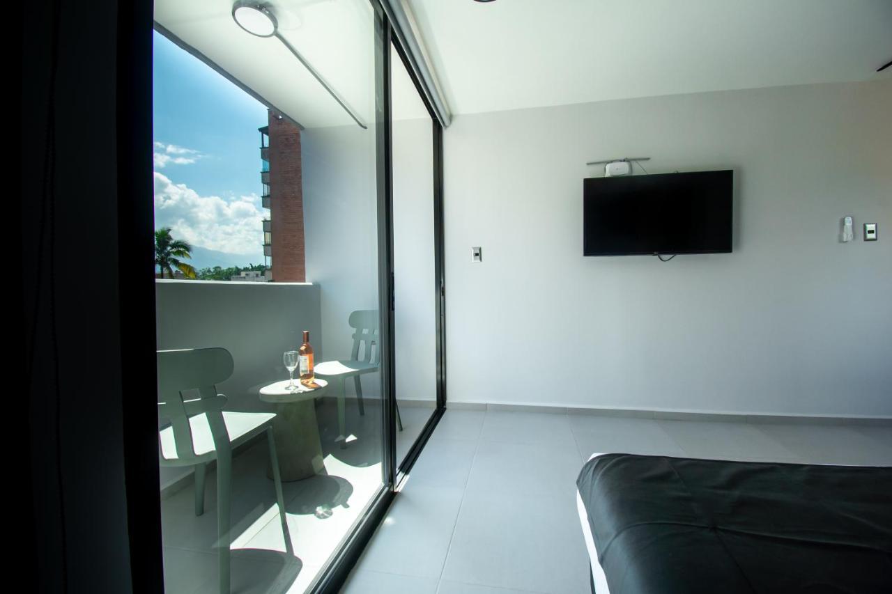 Beautiful Studio Laurels Apartment