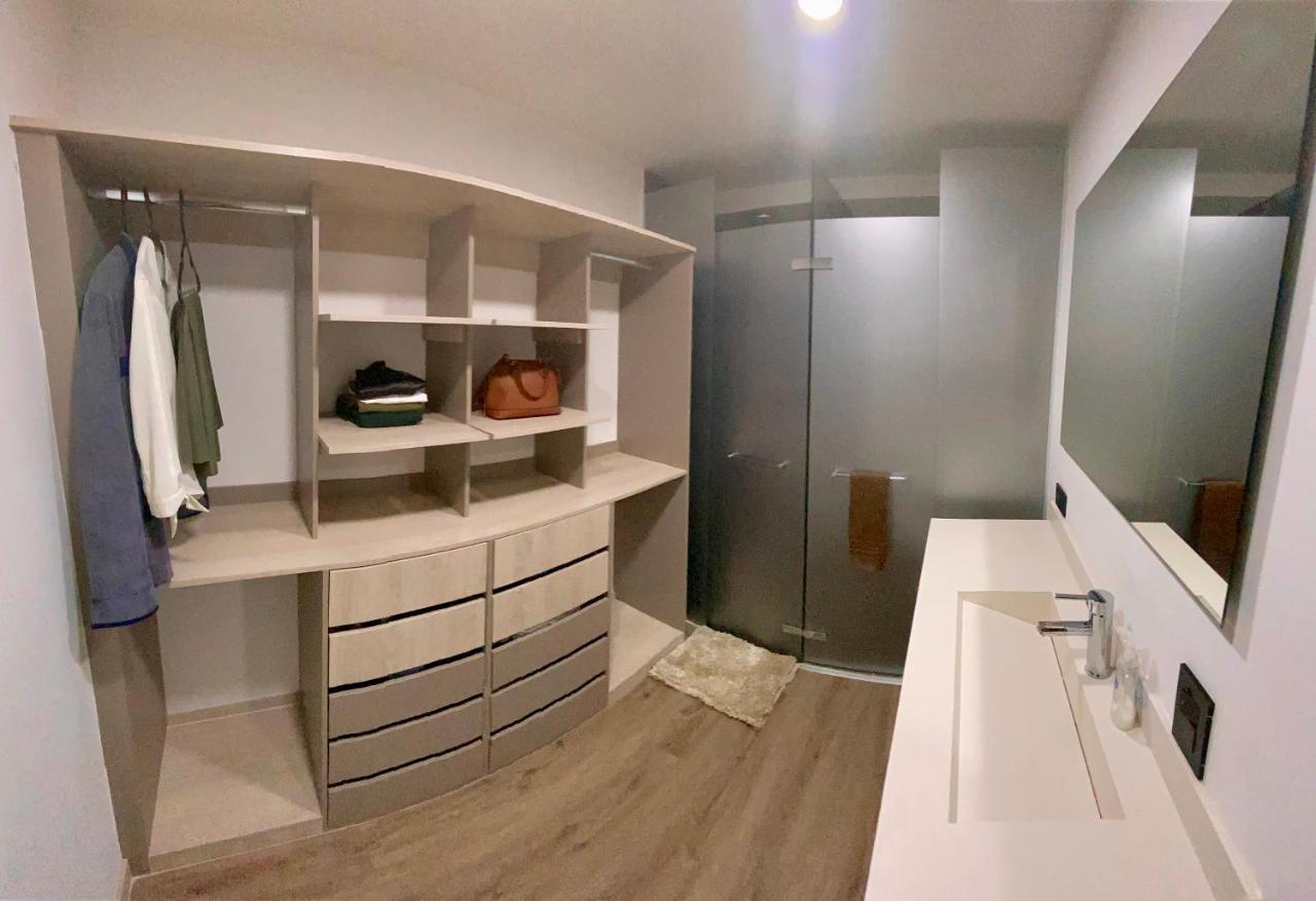 Modern, Apt/near Tourist Sites. Apartamento *