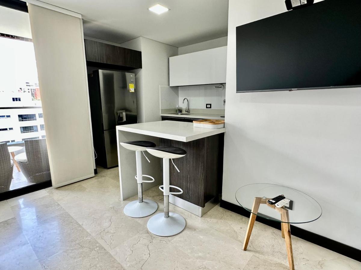 1101 El Poblado! Two Balconies & A Beautiful View
