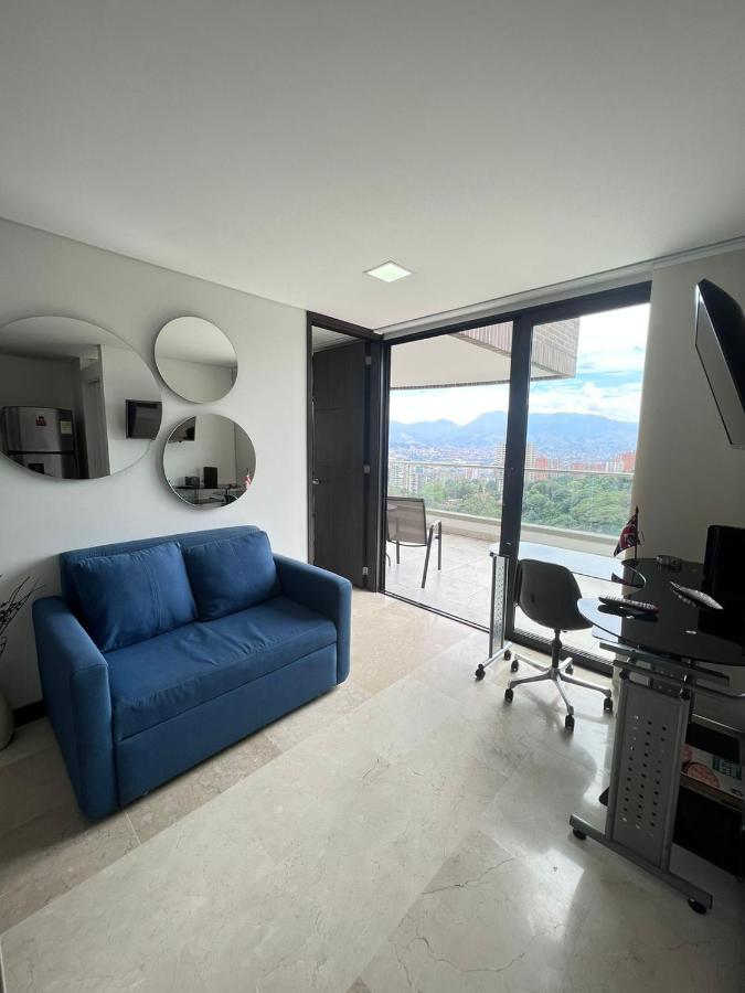 Apartamento Large High Views And Balcony Medellín