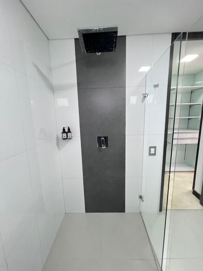 Spacious With High Views From Poblado Apartamento *