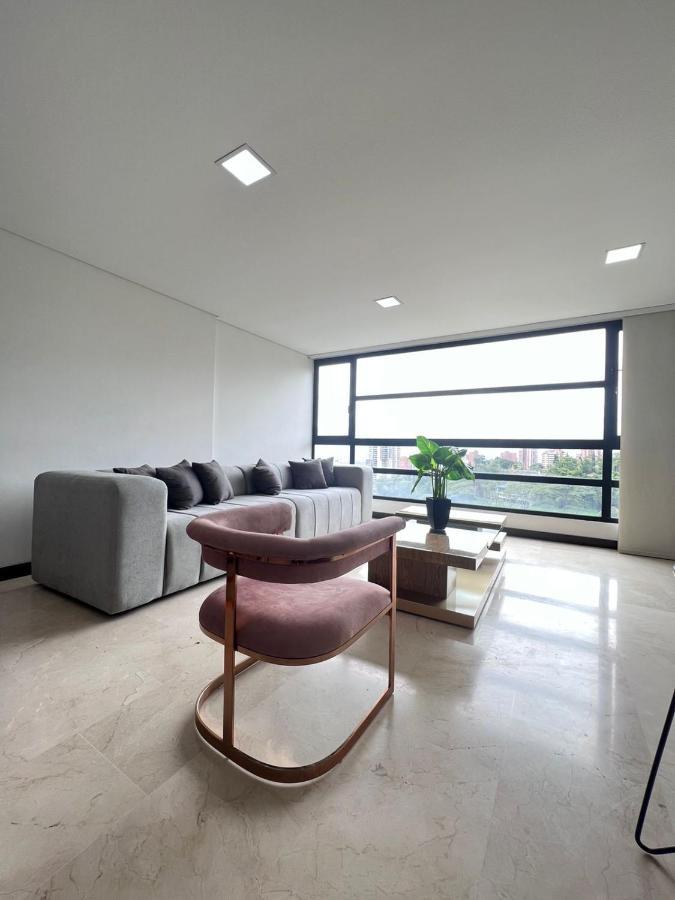 Spacious With High Views From Poblado *