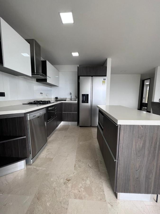 Spacious With High Views From Poblado Apartamento *