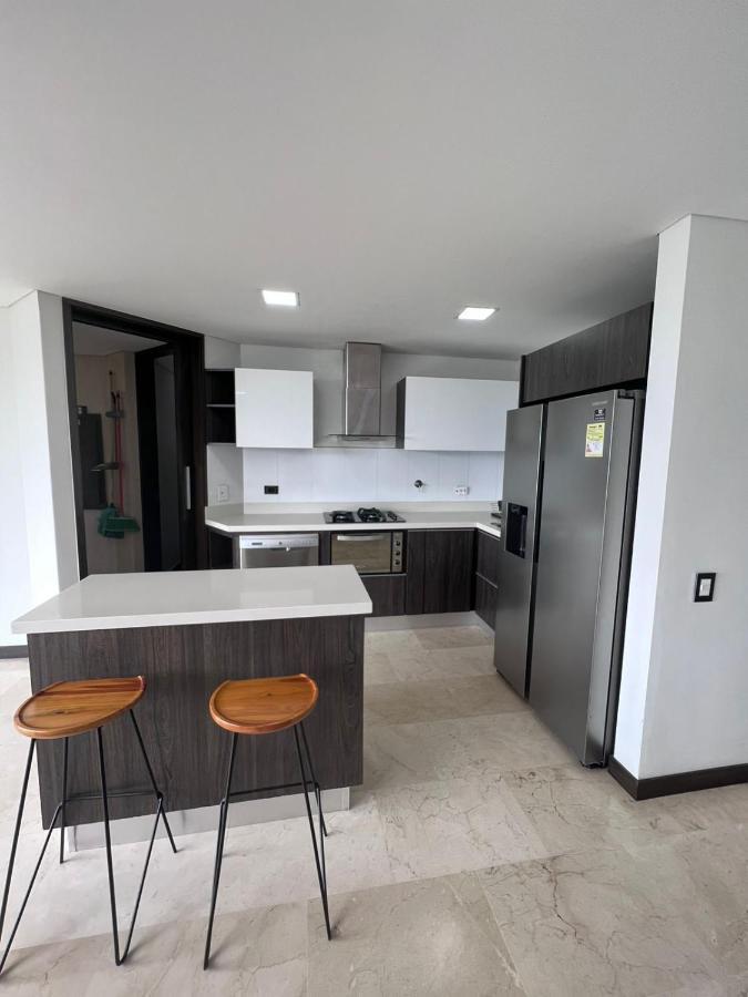 Spacious With High Views From Poblado Apartamento *