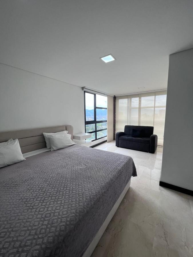 Apartamento Spacious With High Views From Poblado Medellín